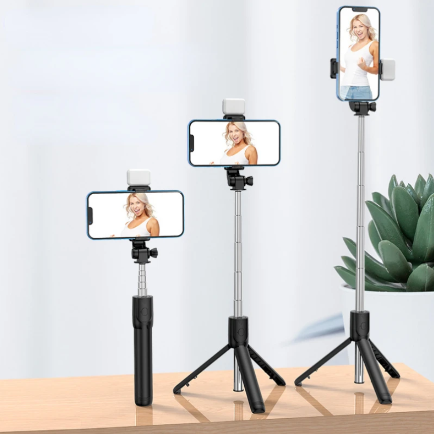 عصا سيلفي للهاتف مع حامل ثلاثي - مراجعة Auto Tracking Tripod وسعره